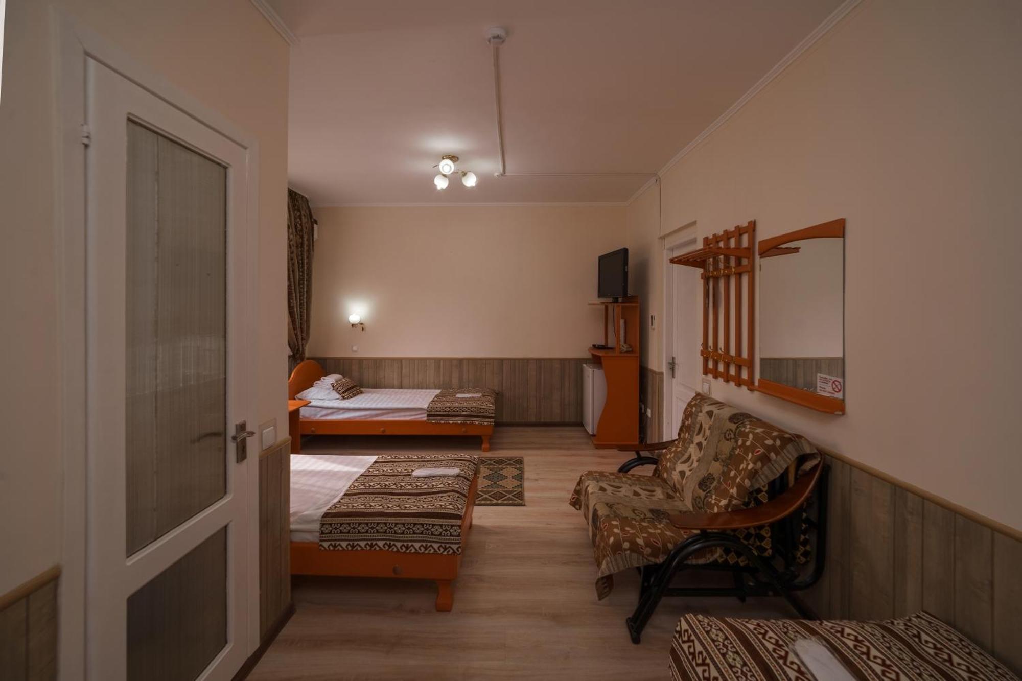 Alpinist Hotel 비슈케크 외부 사진