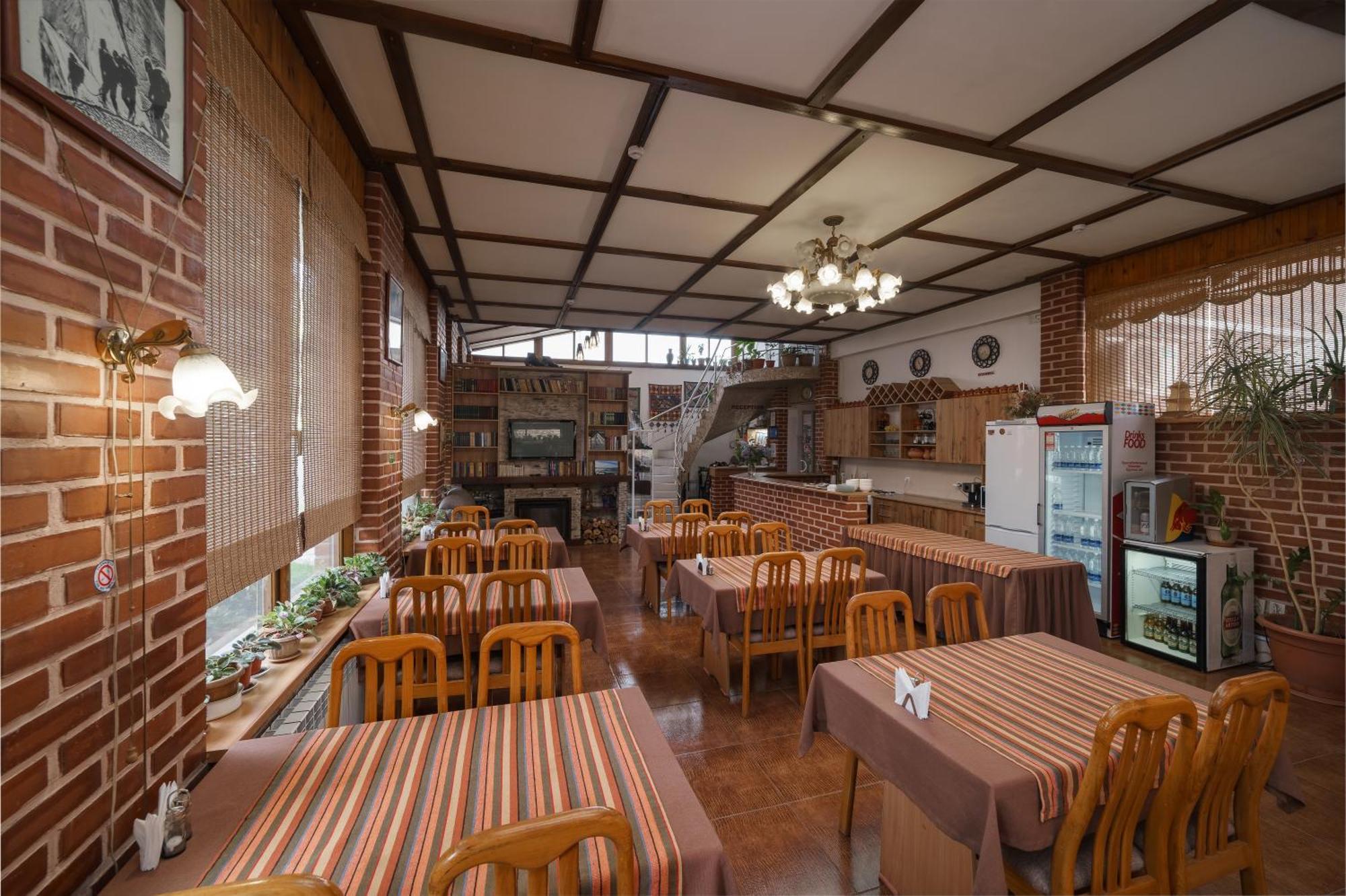 Alpinist Hotel 비슈케크 외부 사진