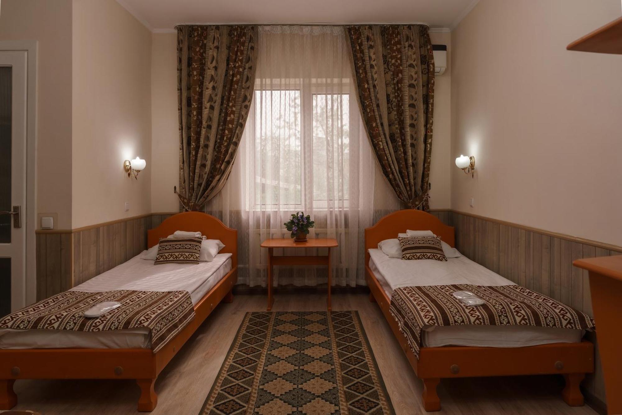 Alpinist Hotel 비슈케크 외부 사진