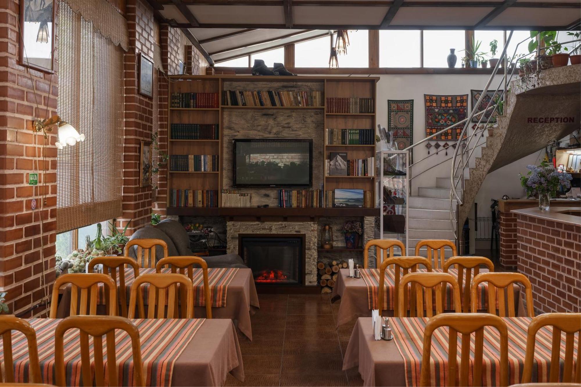 Alpinist Hotel 비슈케크 외부 사진