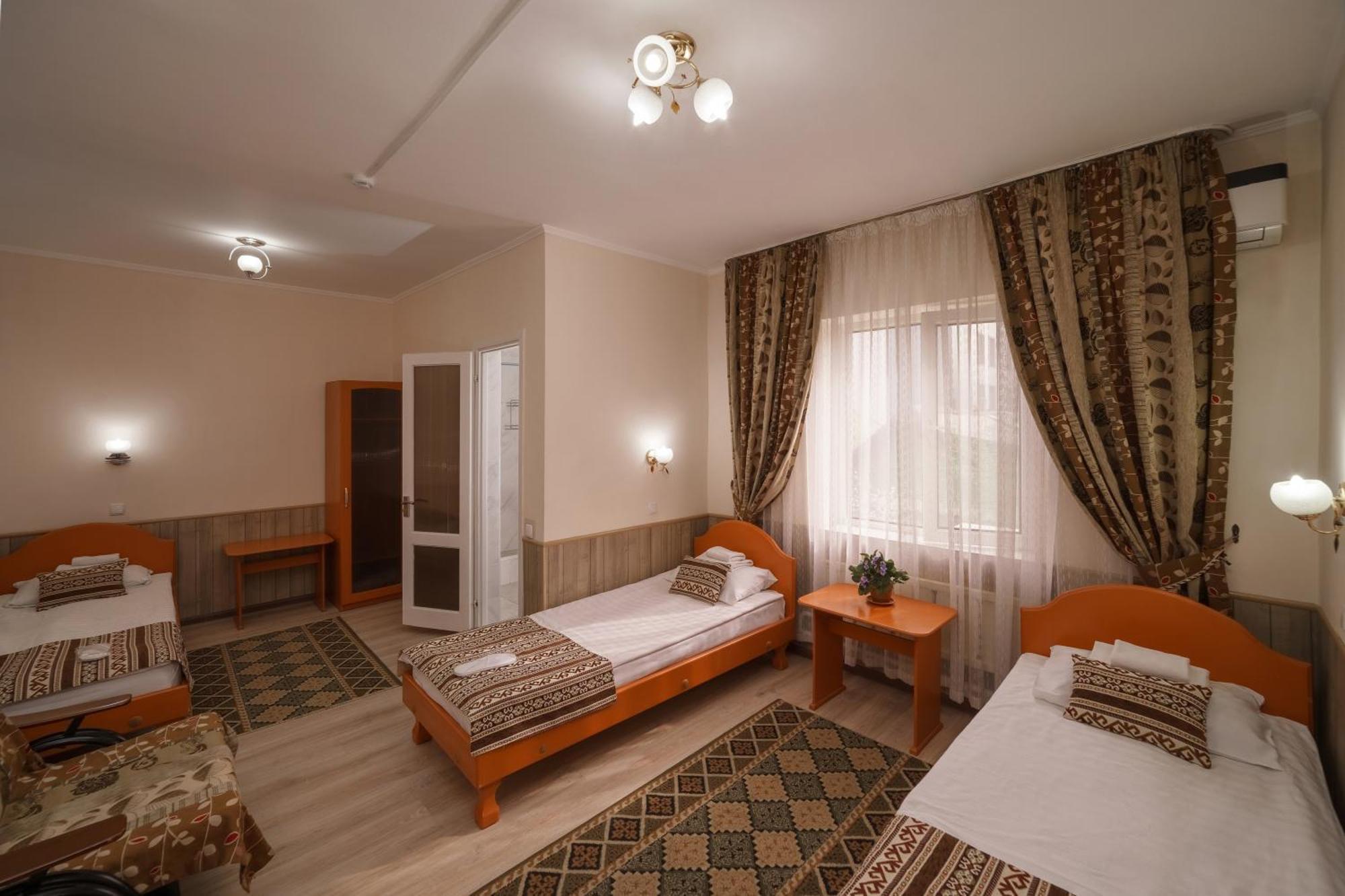 Alpinist Hotel 비슈케크 외부 사진
