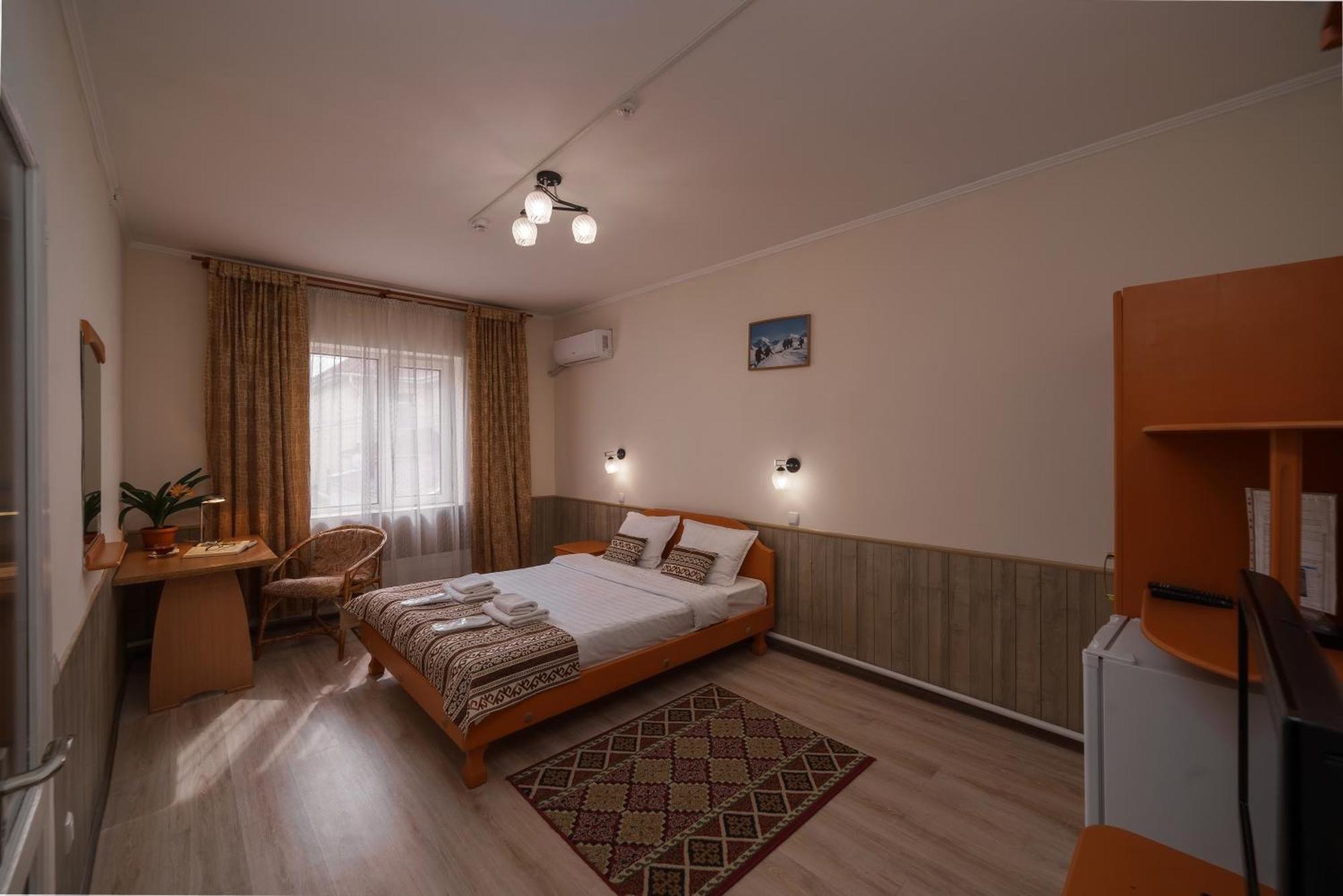 Alpinist Hotel 비슈케크 외부 사진