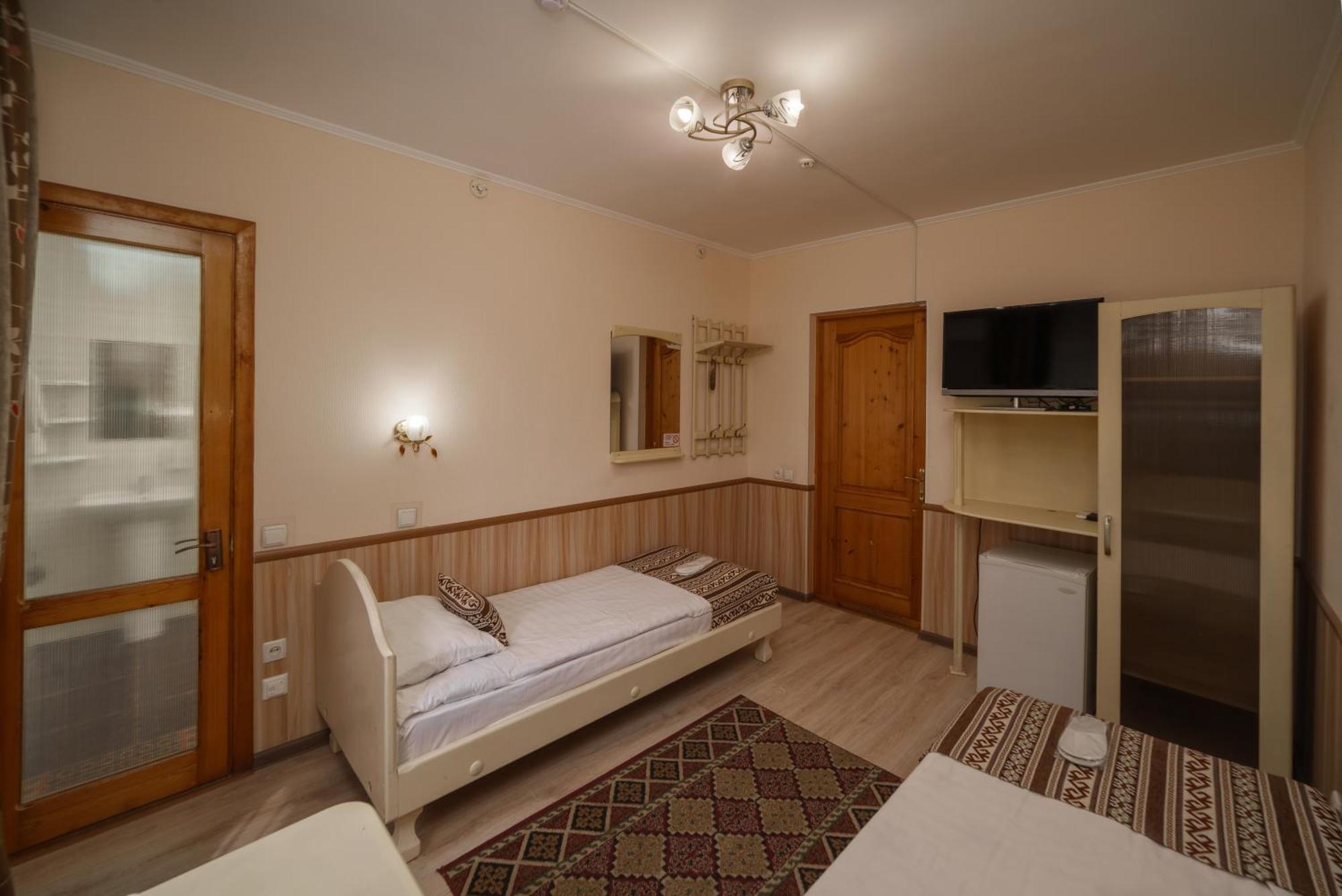 Alpinist Hotel 비슈케크 외부 사진