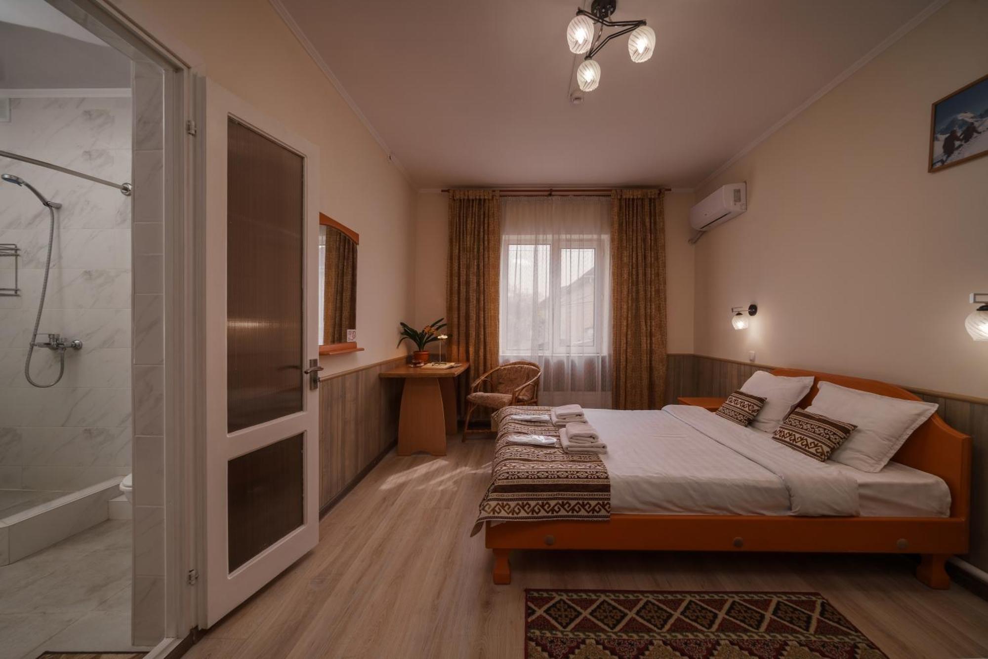 Alpinist Hotel 비슈케크 외부 사진