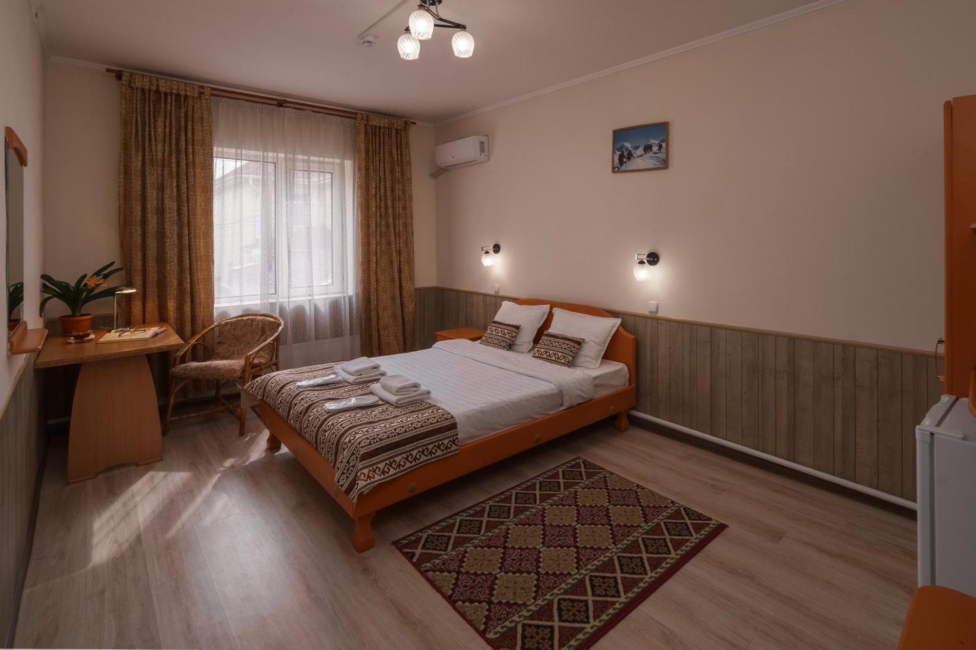 Alpinist Hotel 비슈케크 외부 사진